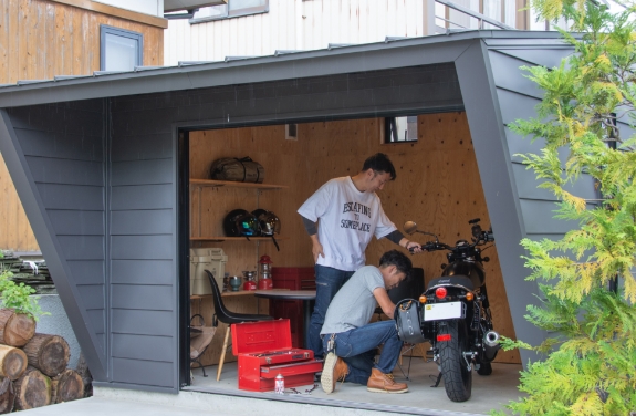 ベース&ガレージ